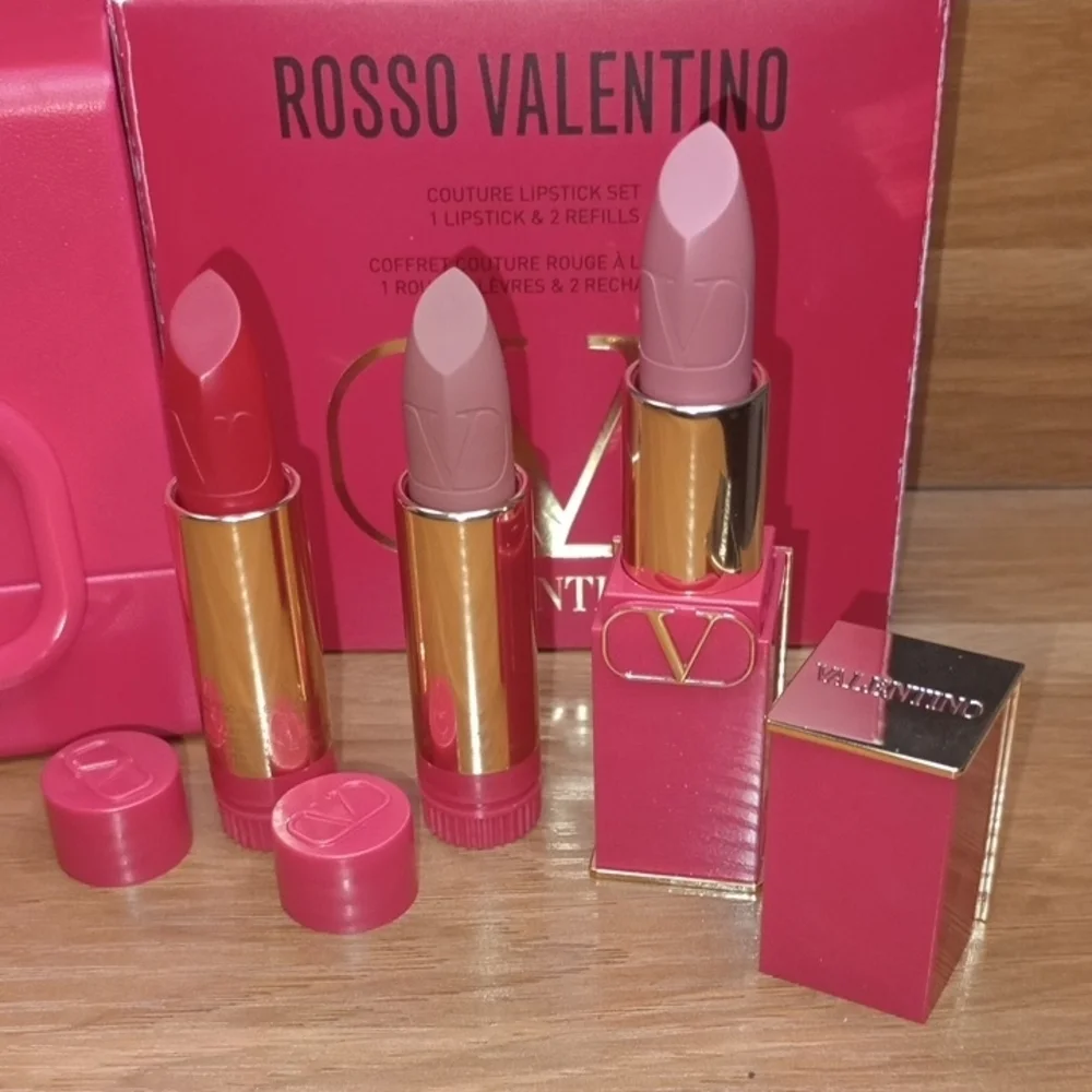 Valentino Rosso Lipstick Set in Red and Gold - Picture 4 of 7